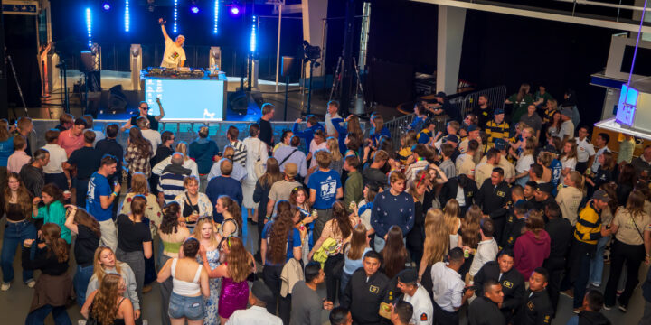 Windows 95 Man crowned the Crew Party